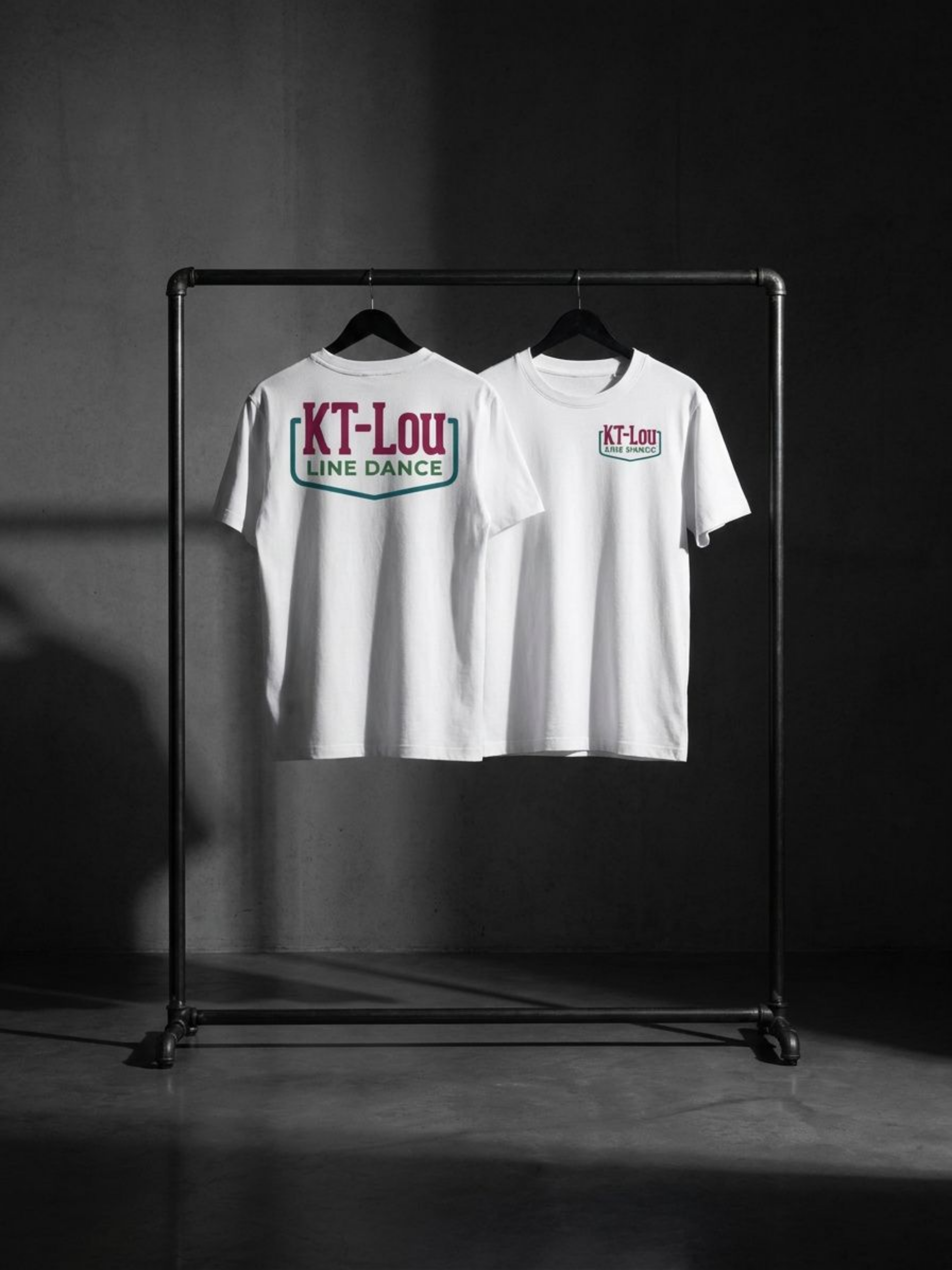 Plain/dark logo women's tee